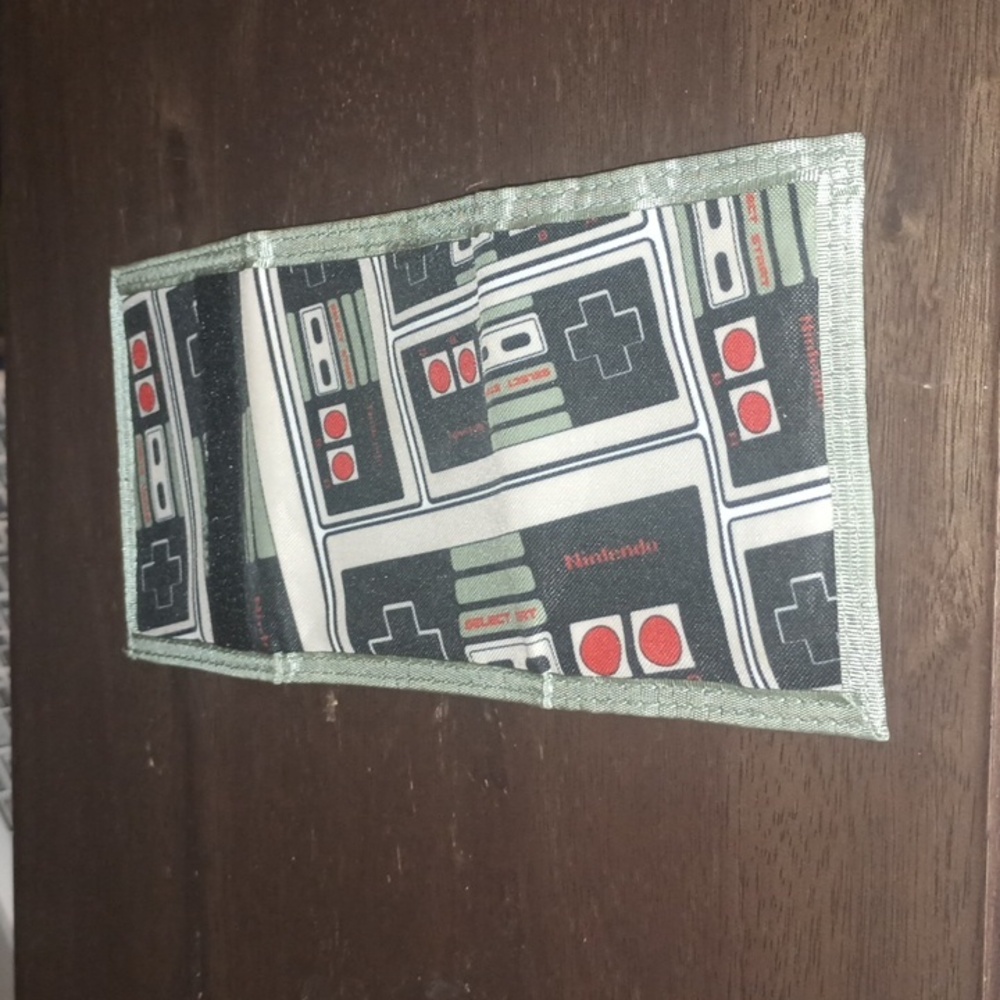 Bioworld Nintendo Controller Trifold Wallet - Picture 2 of 6